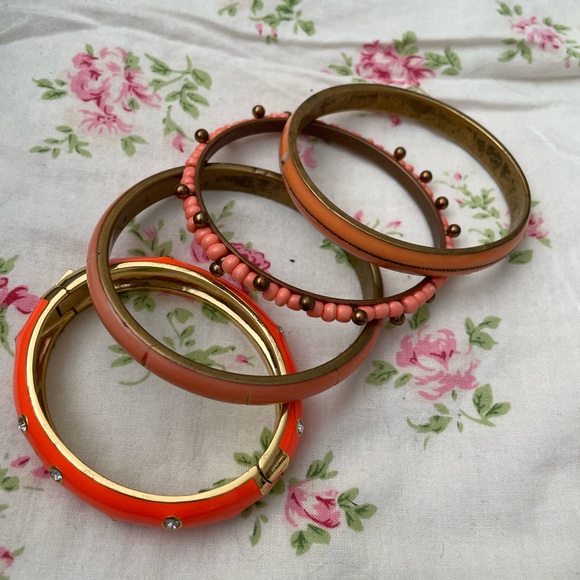 4 peach bracelets - Picture 4 of 4
